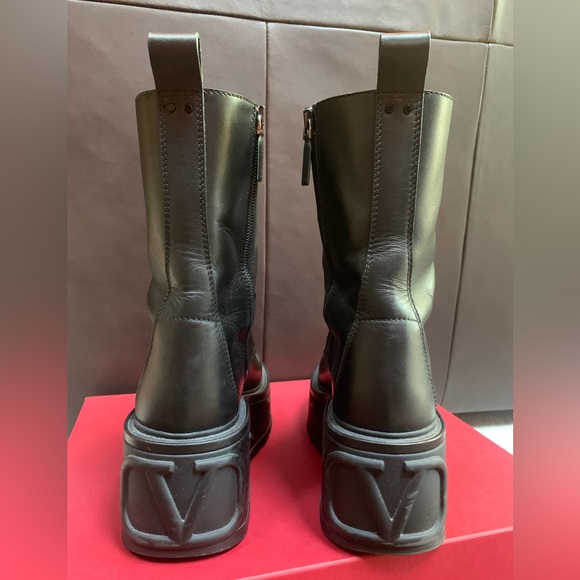 Valentino Garavani VLOGO AR2 Platform Boots - Picture 3 of 6